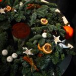 Новогодний венок с ароматической свечой ручной работы