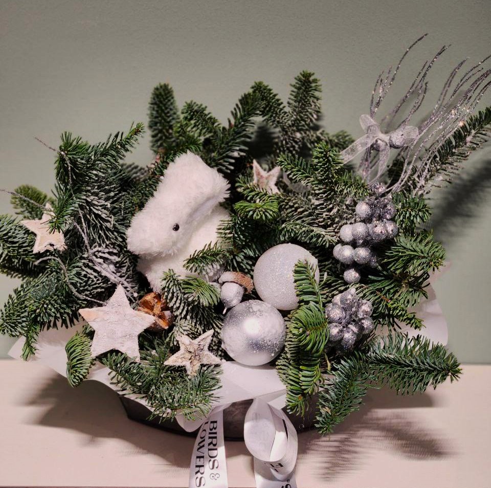 Зимняя композиция Frosted Tale