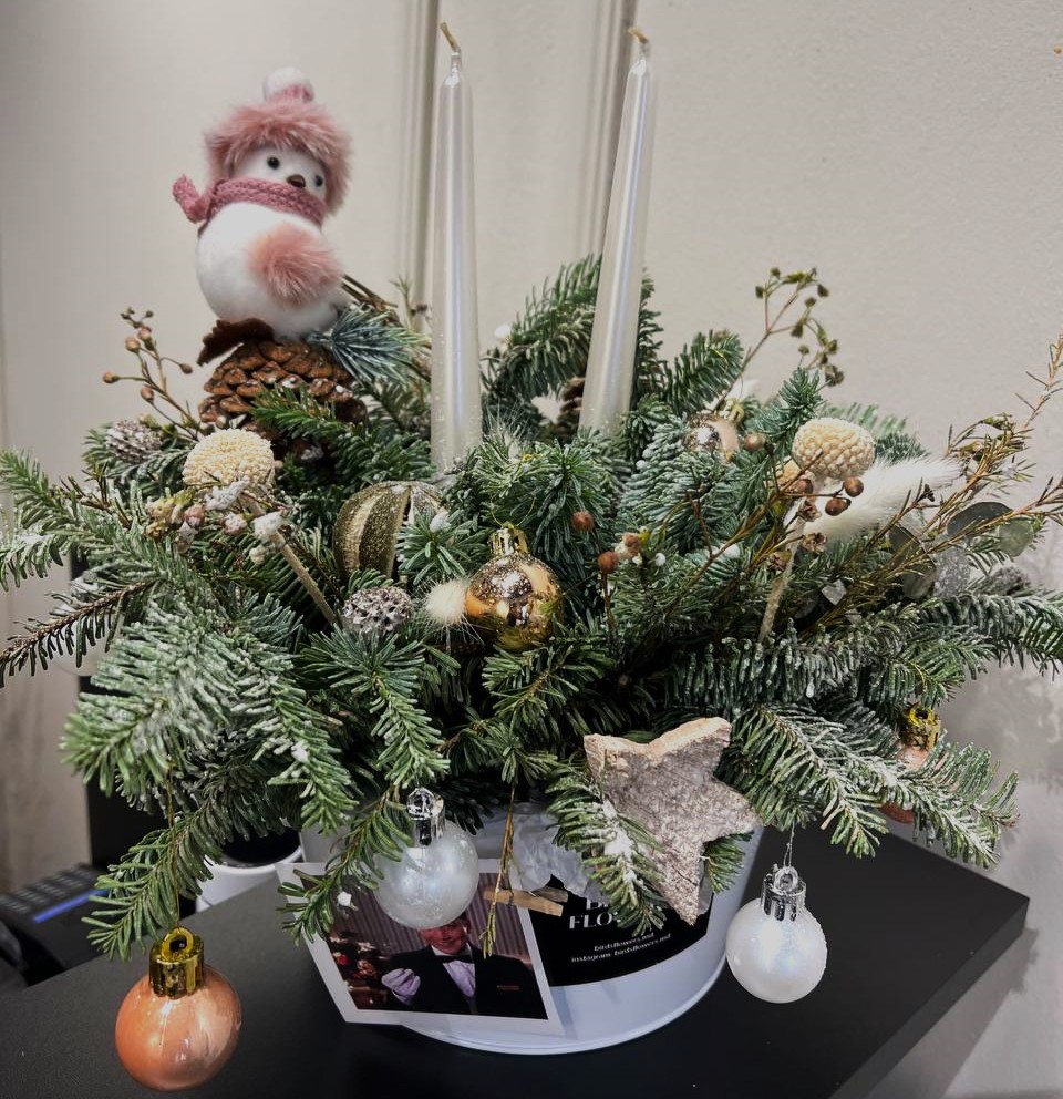 Зимняя композиция Candlelit Forest