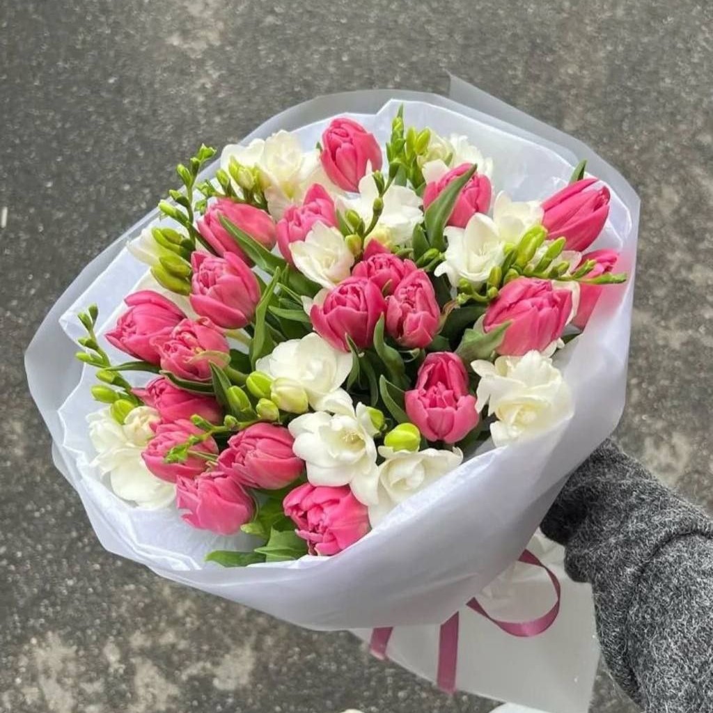 Букет Spring Embrace